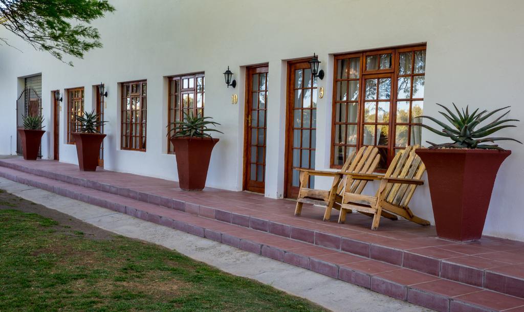 Вілла Olive Grove Guest Farm Б’юфорт-Вест Екстер'єр фото