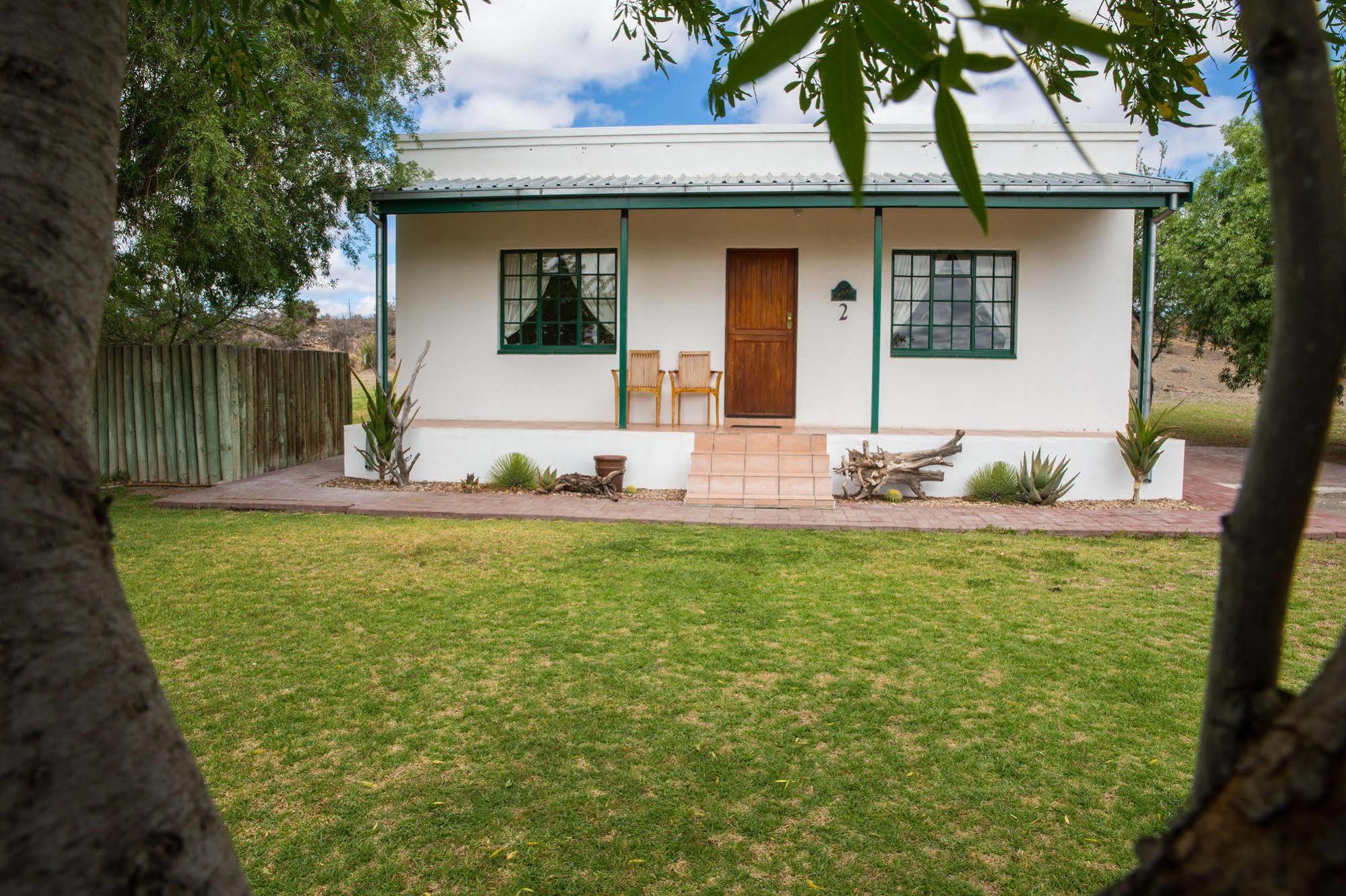 Вілла Olive Grove Guest Farm Б’юфорт-Вест Екстер'єр фото